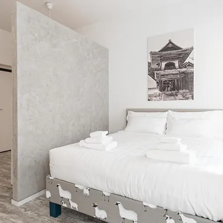 Italianway - Giovio 15 * Milan
